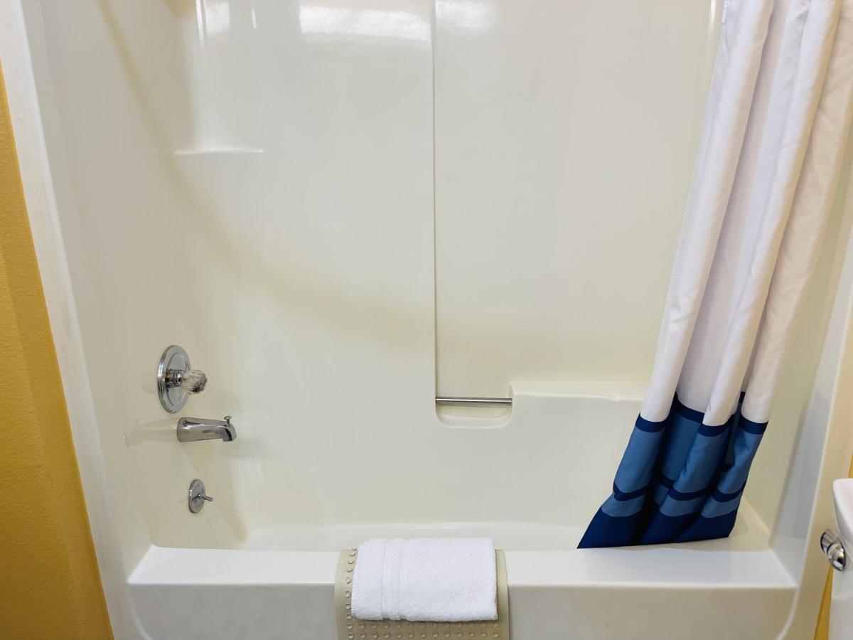 צ'לאן Apple Inn Motel מראה חיצוני תמונה