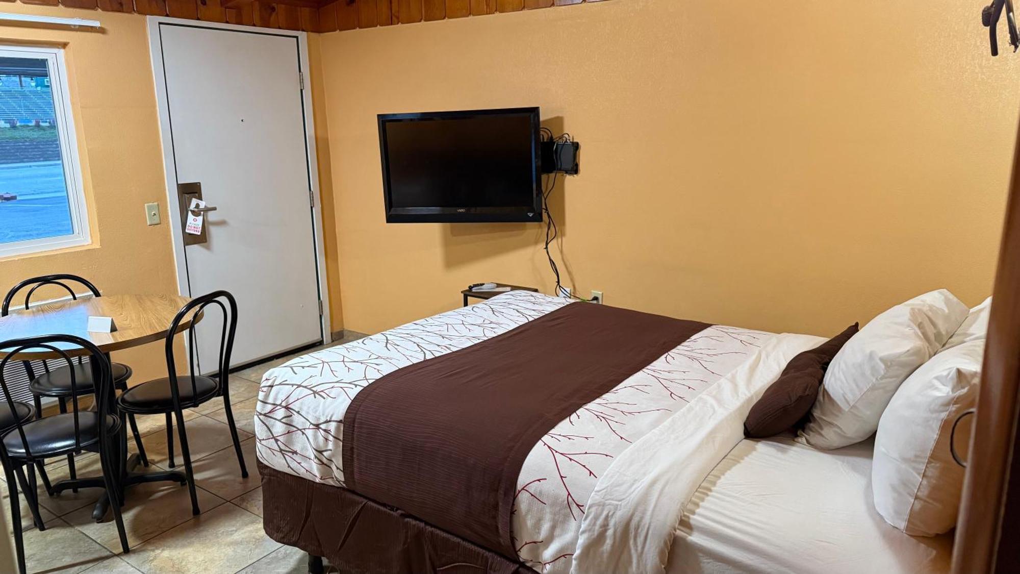 צ'לאן Apple Inn Motel מראה חיצוני תמונה